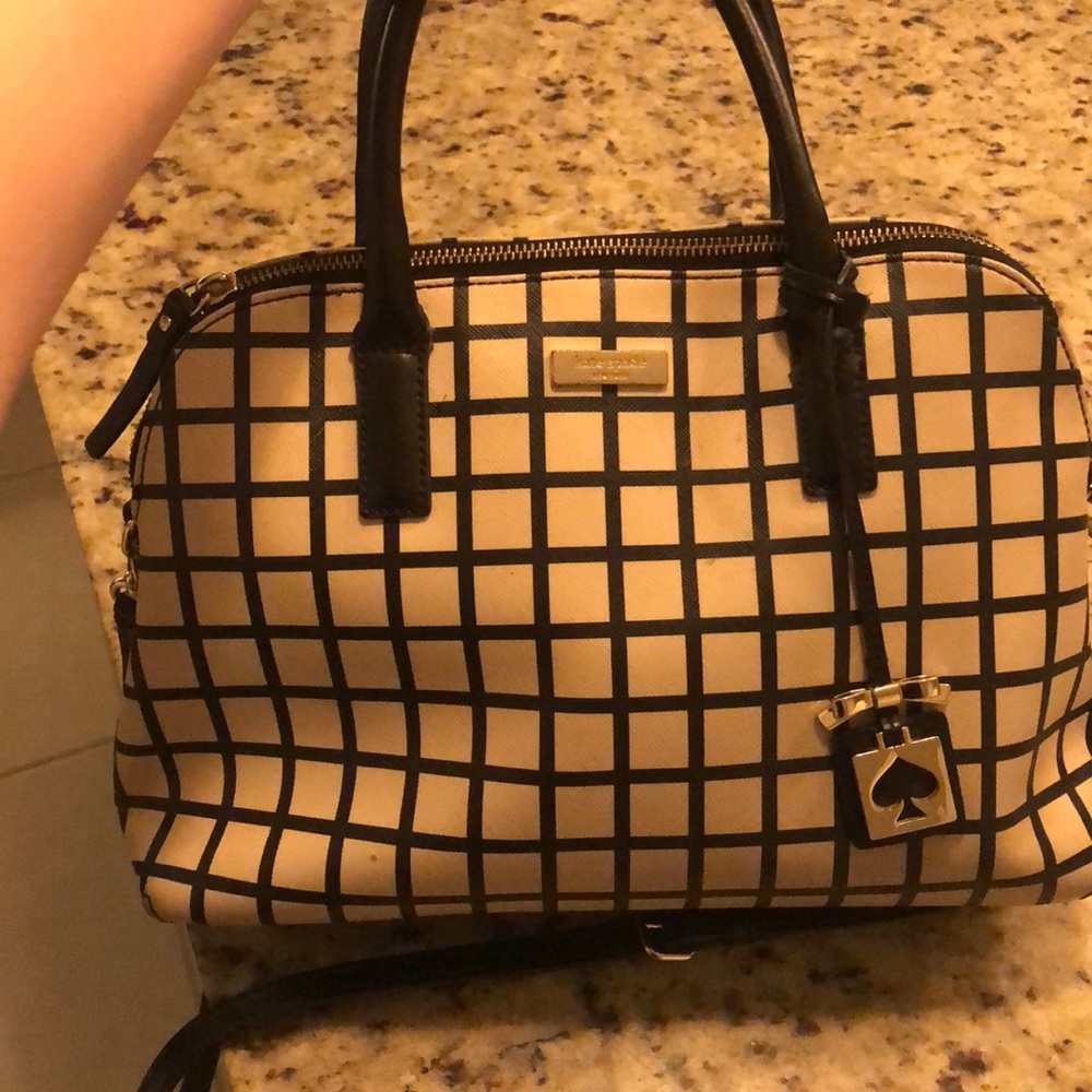 Hand bag